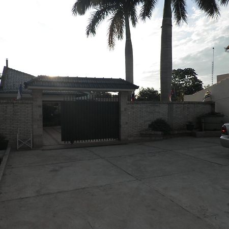 Luque 住客旅馆酒店 外观 照片